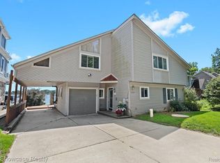 1025 Sherbrooke St, Commerce Township, MI