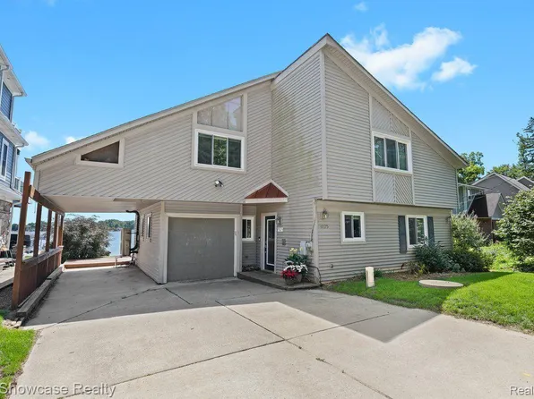 1025 Sherbrooke St, Commerce Township, MI 48382