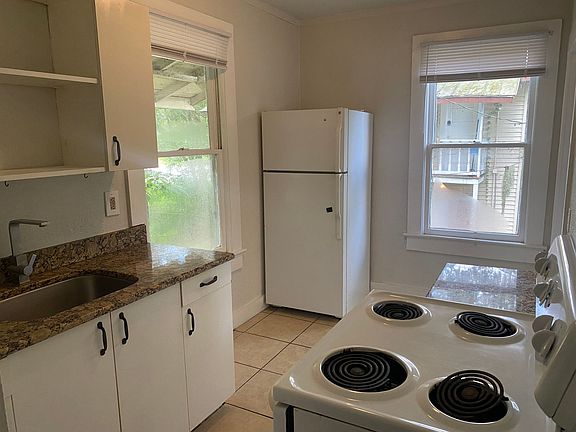 2nd image of 504 W Mahoney St #3