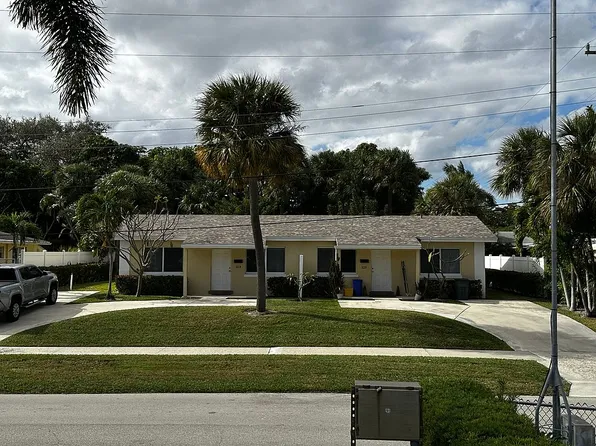 323 Northlake Dr, North Palm Beach, FL 33408