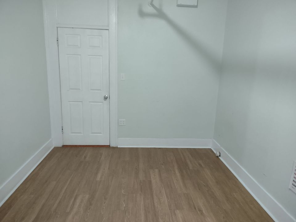 1st image of 2520 1st Ave N #5A