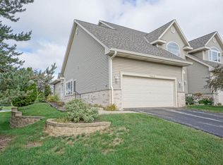 1084 Quinlan Dr UNIT A, Pewaukee, WI 53072