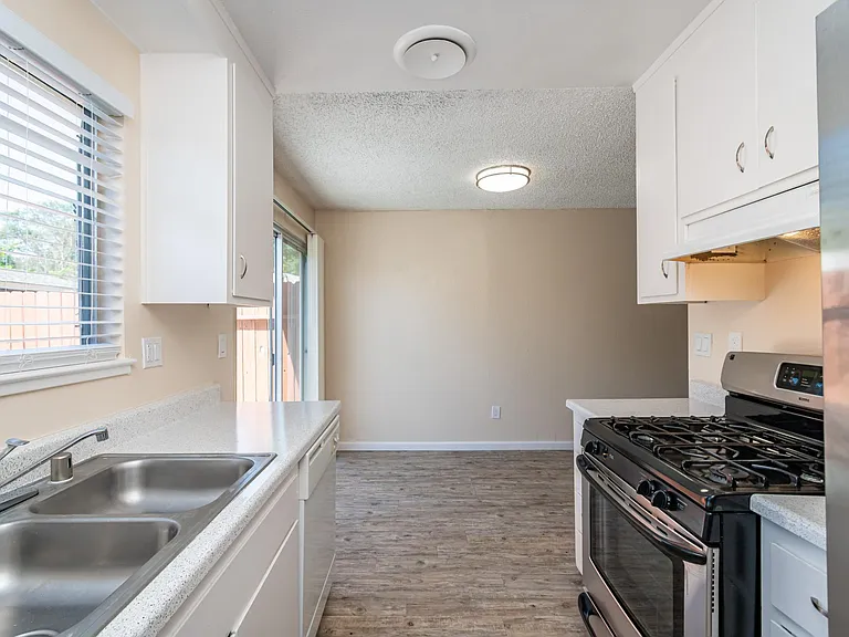 OakHill Townhomes — Photo 16