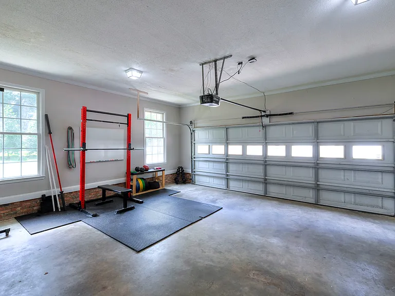 909 Club Ln — Photo 23