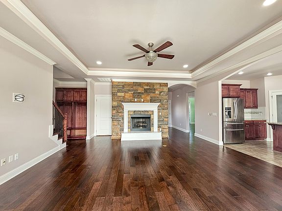 4th image of 2203 Tupelo Ave