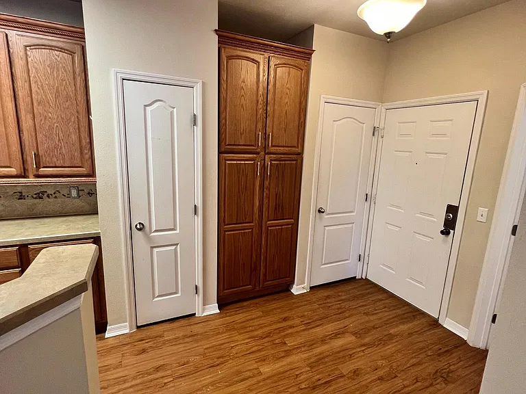 1410 Villa Capri Cir #306 — Photo 2