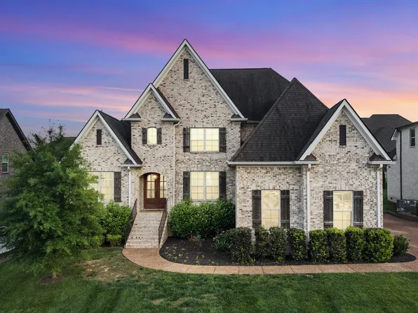 5005 Wallaby Dr, Spring Hill, TN 37174