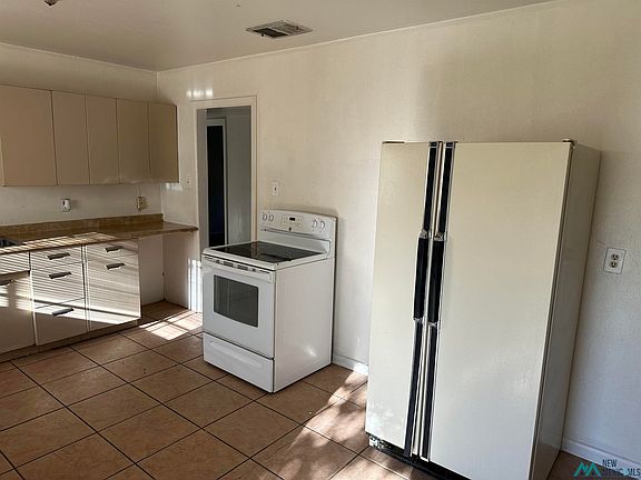 4th image of 507 S Hemlock Ave