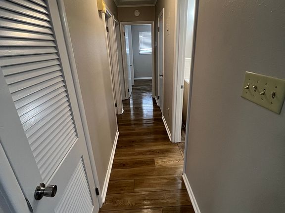 3rd image of 1006 E F St