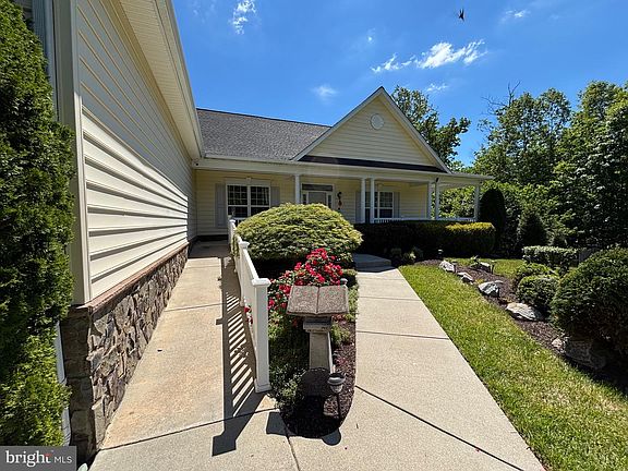 5th image of 320 Gentle Breeze Cir