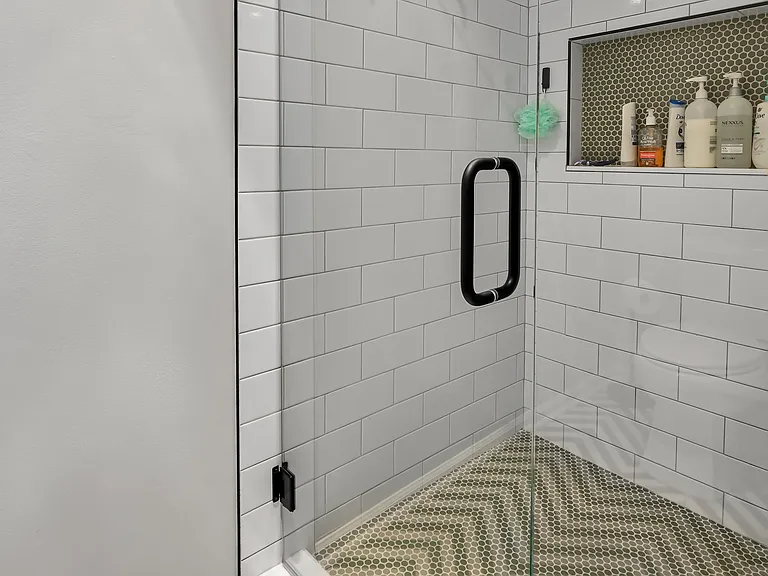 Primary stand-in shower