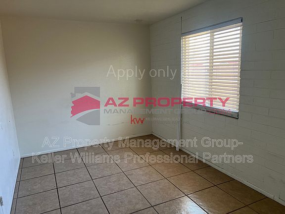 5th image of 207 S 3rd St APT 8
