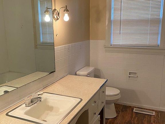 3rd image of 105 Bates St