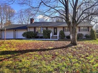 37 Dalecot Dr, Trumbull, CT 06611