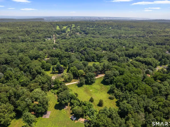 107 Ansonia Road, Woodbridge, CT 06525
