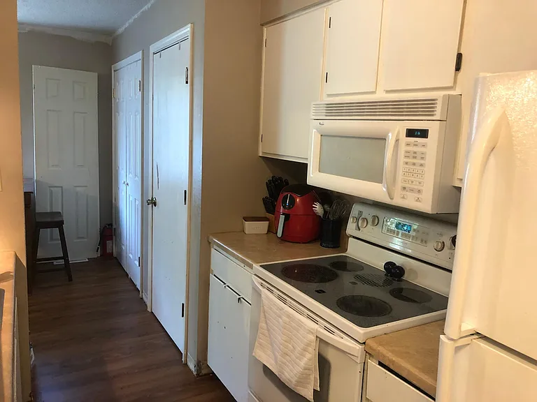 2917 W Village Ln — Photo 3
