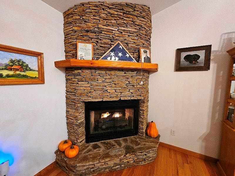 25th image of 124 Graystone Dr