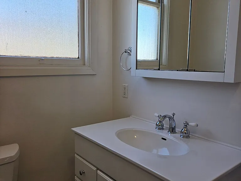 1201 Green St — Photo 12