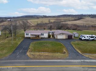 477 Snooks Corners Rd, Amsterdam, NY 12010