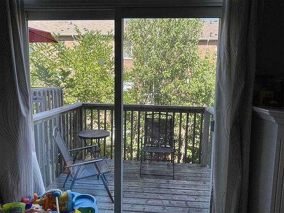 5th image of 151 Silverwood Ave #15
