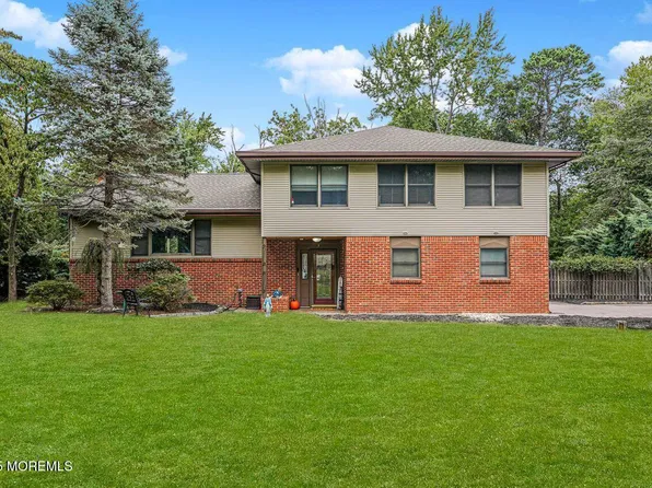 4 Spruce Way, Manalapan, NJ 07726