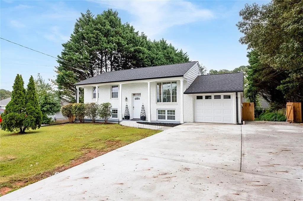 4 bed, 3.0 bath, 1850 sqft, $3,500 — Photo 3