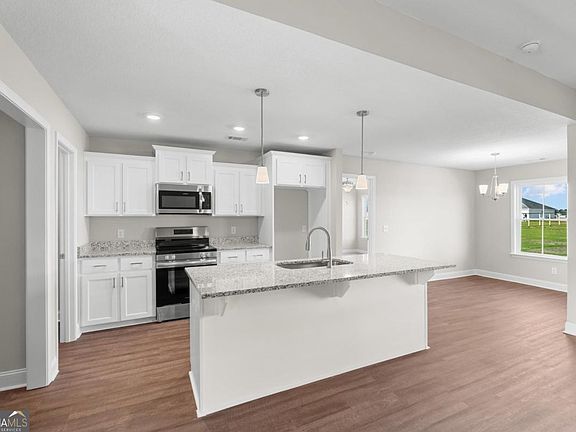5th image of 516 Doyle Ln
