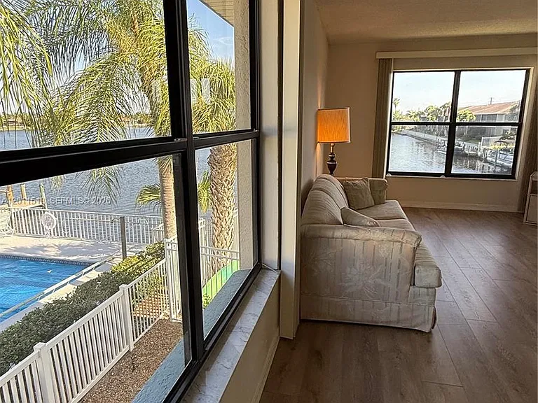 123 SW 47th Ter #201 — Photo 22
