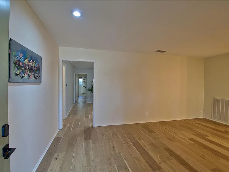 9202 Quail Meadow Dr — Photo 4