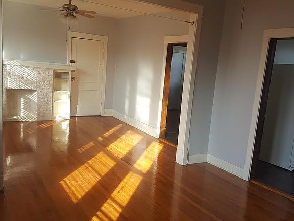 2nd image of 4907 N Rockwell St