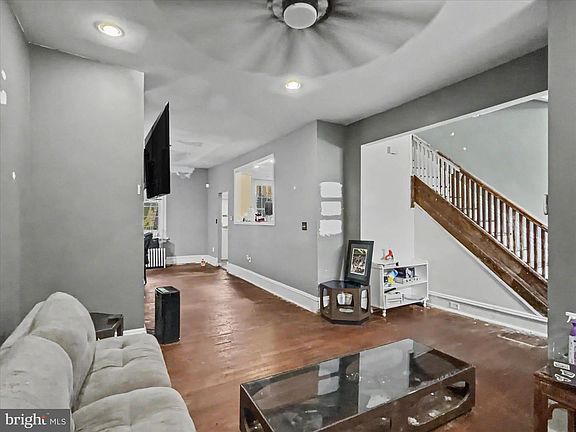 2nd image of 2232 Penn St