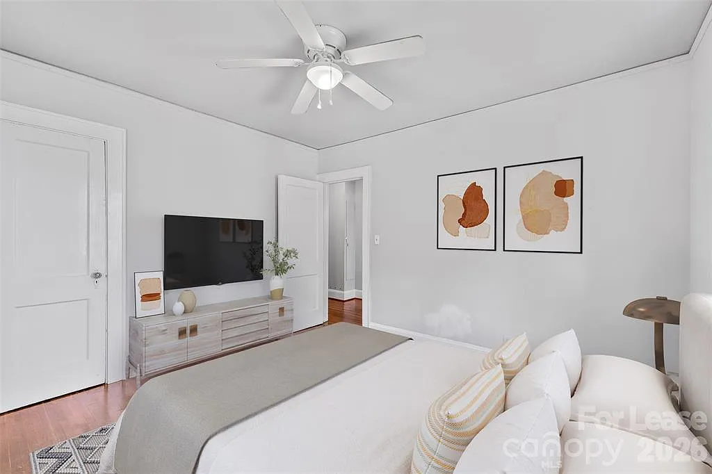 2 bed, 884 sqft, $1,650 — Photo 3
