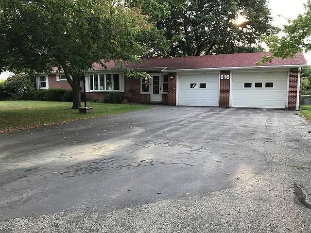 1st image of 616 Hidden Lake Dr