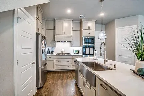 8052 Ingram Dr — Photo 7