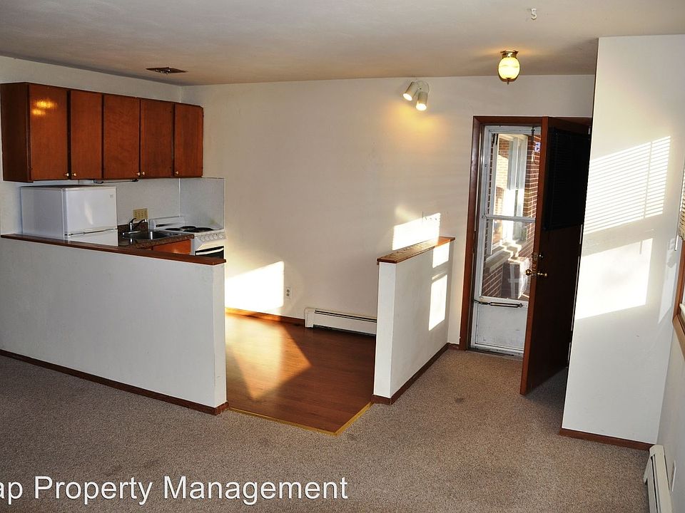 1st image of 900 E Jefferson St APT 5