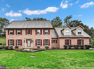 2005 Woodberry Rd, York, PA 17408