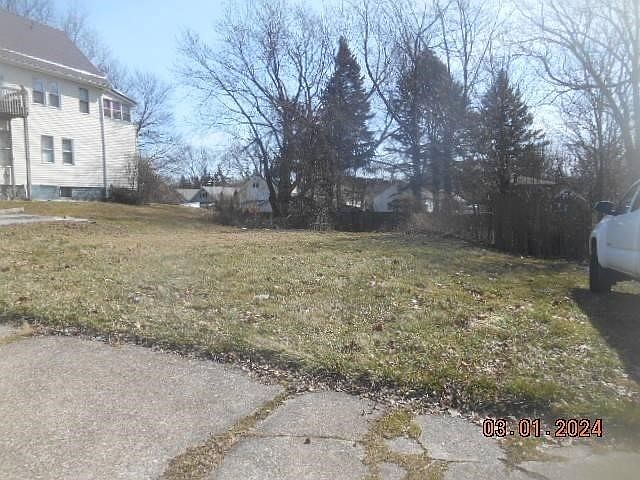 1st image of 235 E 32nd St