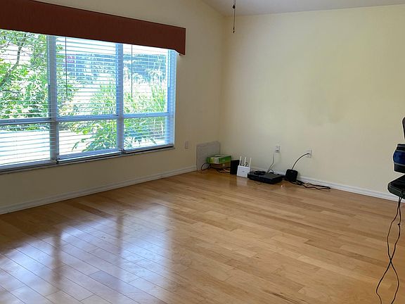 4th image of 5426 Twin Creeks Dr