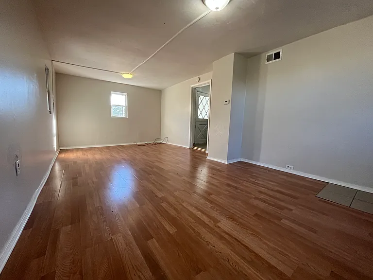 2340 Broadway Ave #2 — Photo 3