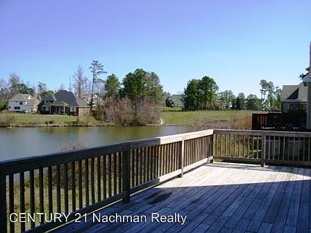 4th image of 110 Waters Edge Dr