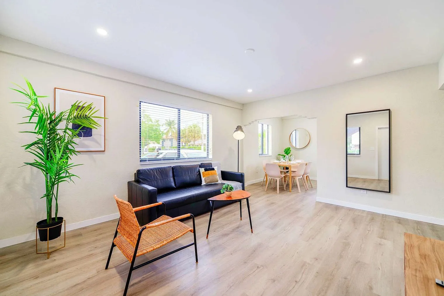 1 bed, 1.0 bath, 635 sqft, $1,880 — Photo 3