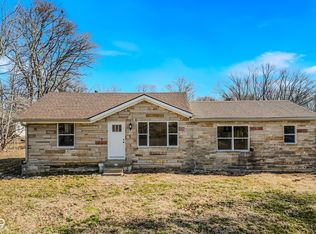 5211 Graves Rd, Sellersburg, IN 47172