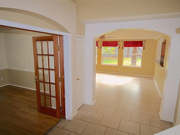 Entryway looking inward.