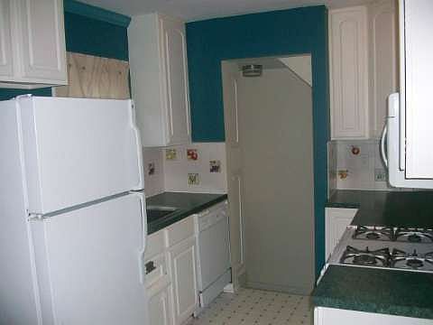 4th image of 4115 Gardner Ave