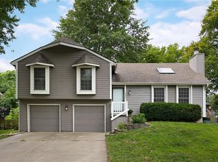 12926 S Arapaho Dr, Olathe, KS 66062