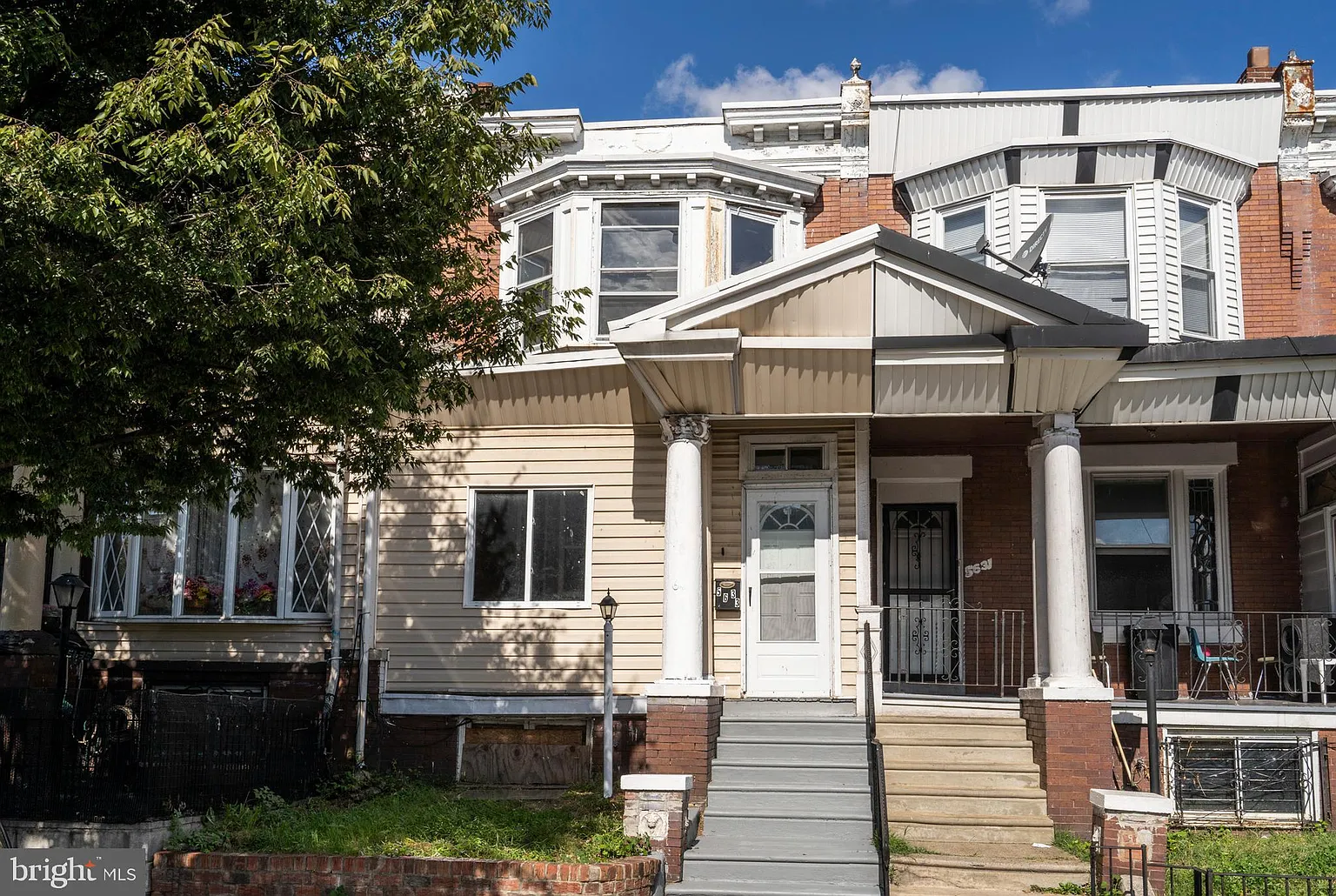 5633 Whitby Ave photo 1