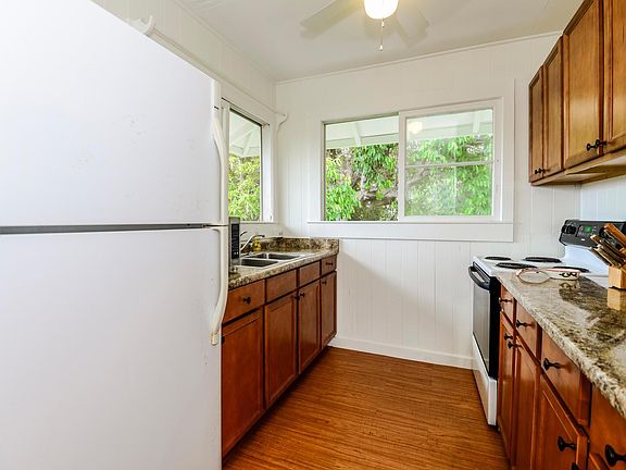 3rd image of 979 Mokulua Dr #B