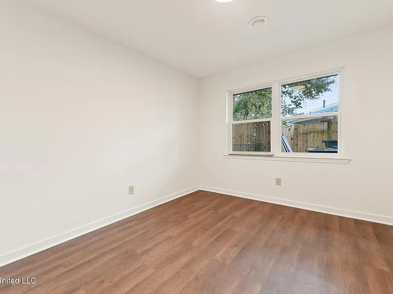 6104 Gruich Cir — Photo 16