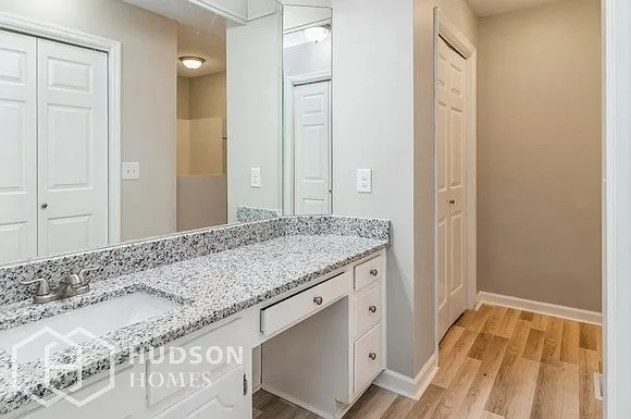 5300 Village Way — Photo 9