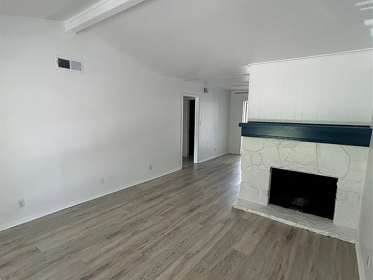 4350 E 67th St #802 — Photo 3